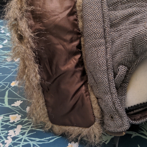 XS Houndstooth Vest with Faux Fur - Picture 7 of 8